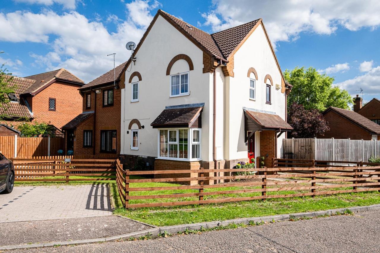 Wheatley House Villa Milton Keynes Exterior photo